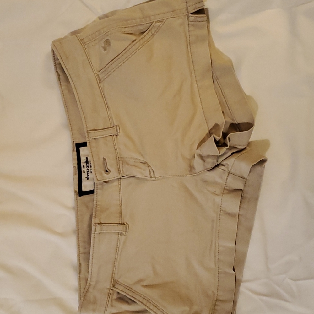 Abercrombie kids beige shorts